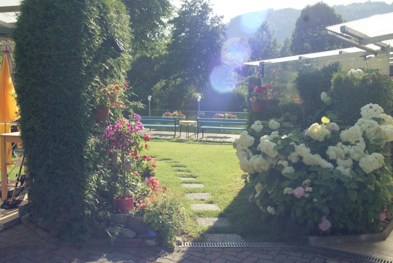 Ferienwohnungen Schiller Landskron ภายนอก รูปภาพ
